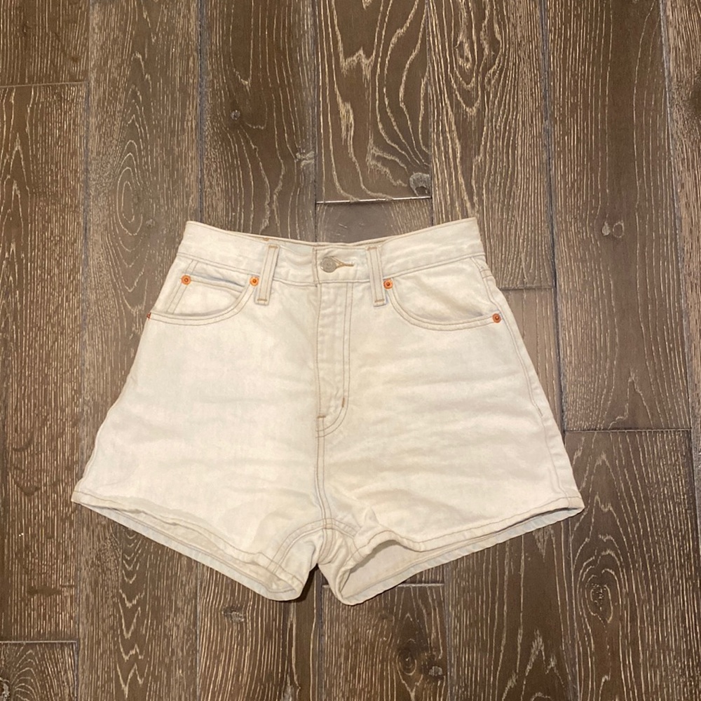 Light washed Levi’s shorts